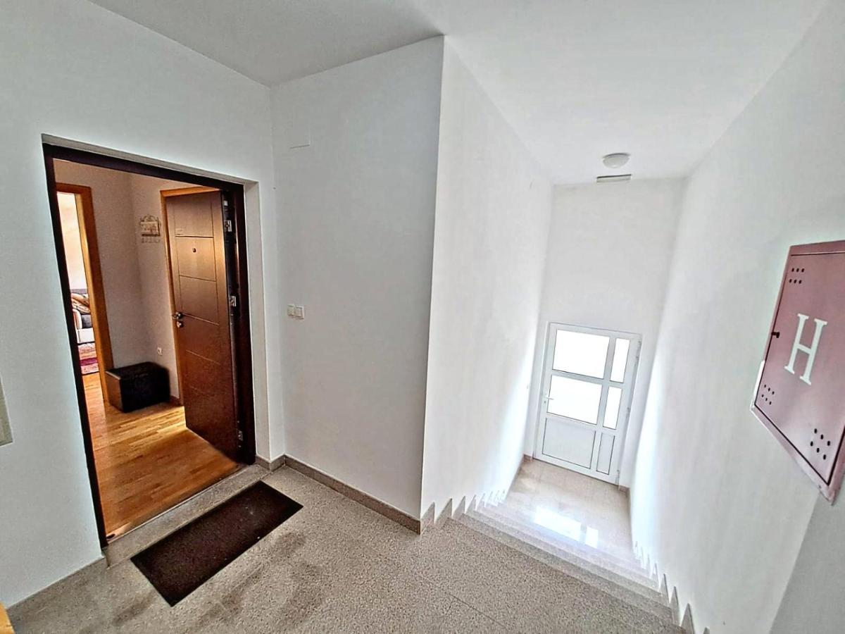 Apartment Aria Lux โมสตาร์ ภายนอก รูปภาพ