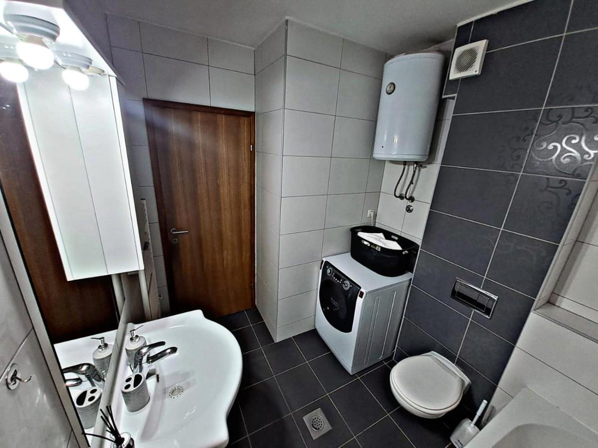 Apartment Aria Lux โมสตาร์ ภายนอก รูปภาพ